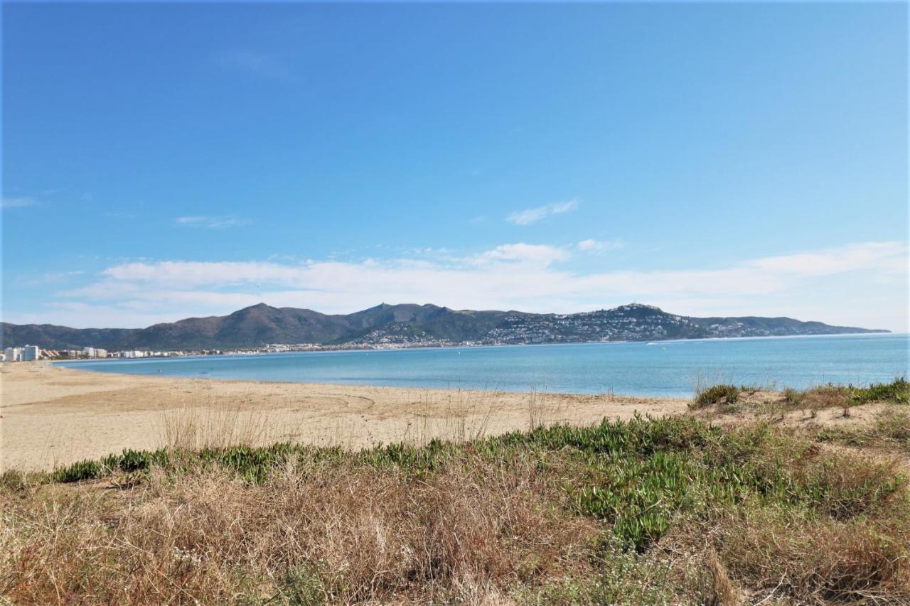 Delta Muga, Piso Muy Cerca De La Playa Apartment Емпуриабрава Екстериор снимка
