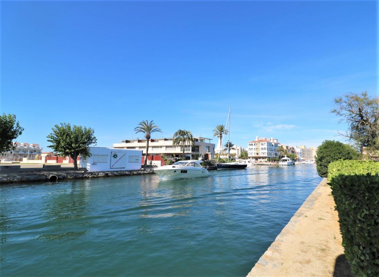 Delta Muga, Piso Muy Cerca De La Playa Apartment Емпуриабрава Екстериор снимка